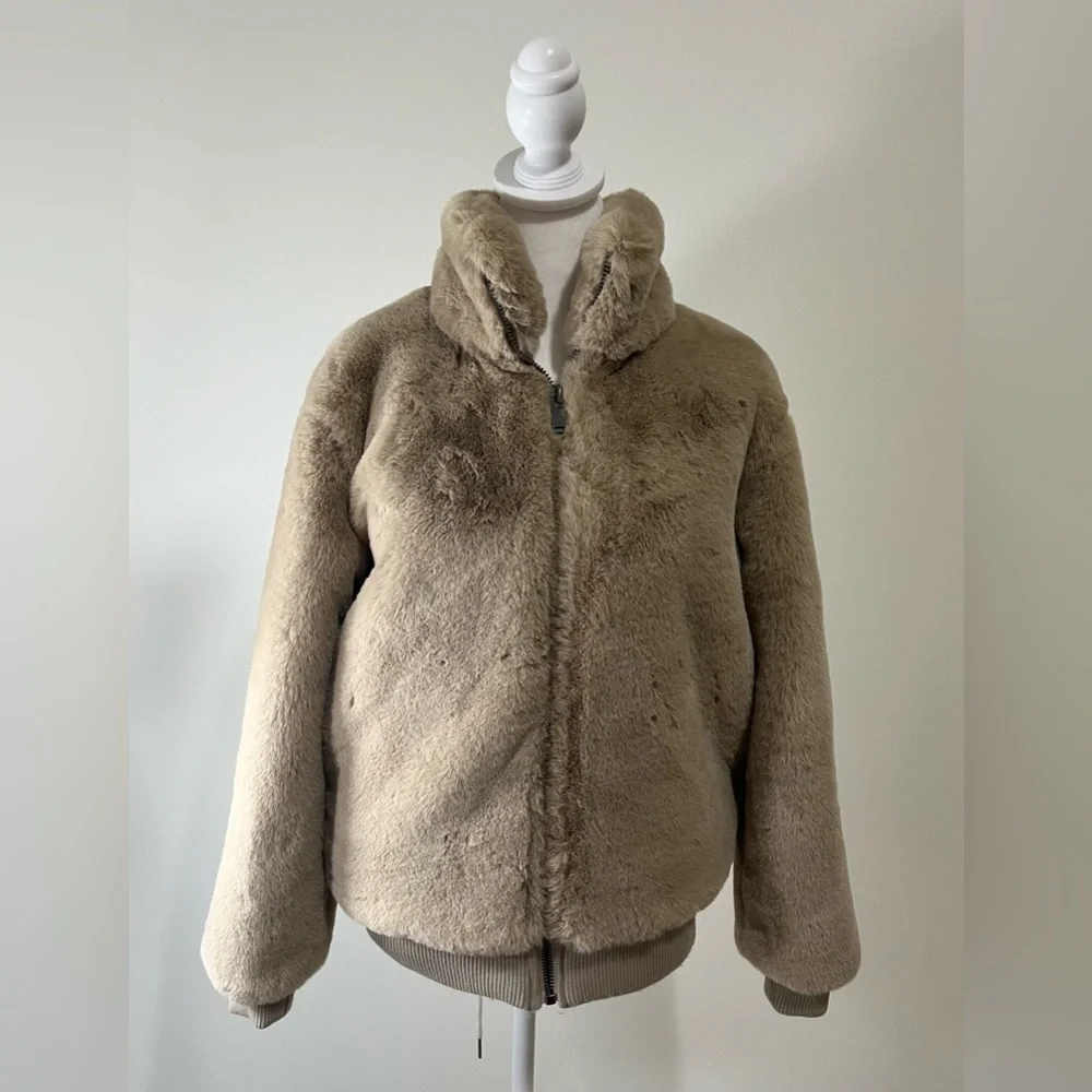 NWT XS Camel 🐪 Faux Fur Bomber Jacket - Picture 2 of 8